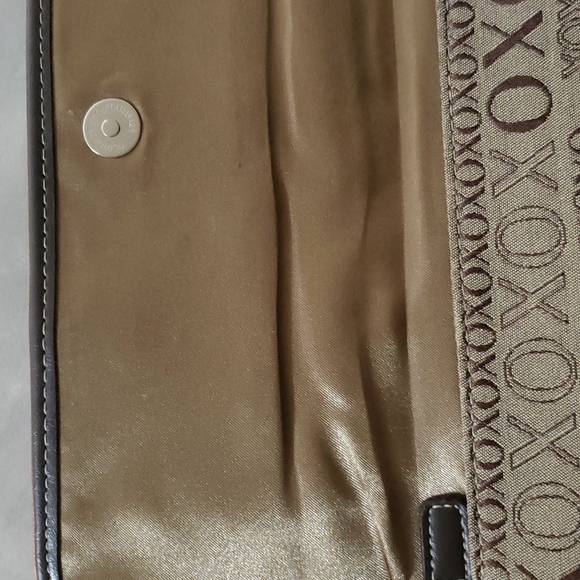 SALE‼️ XOXO clutch - Picture 3 of 6